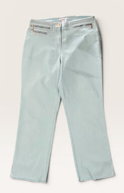 In the Wash Womens Light Blue Capri pants no back pocket flat front size 8
